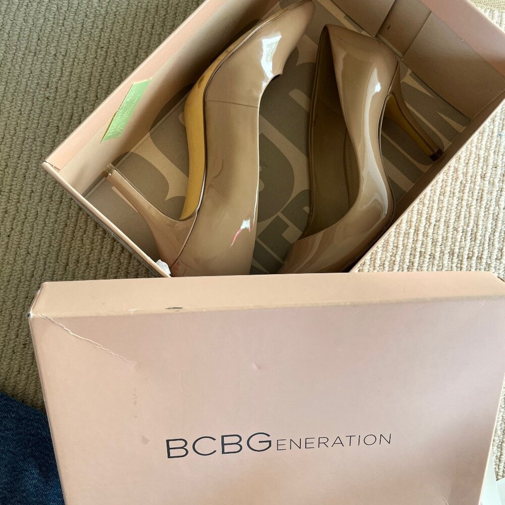Nude Pumps